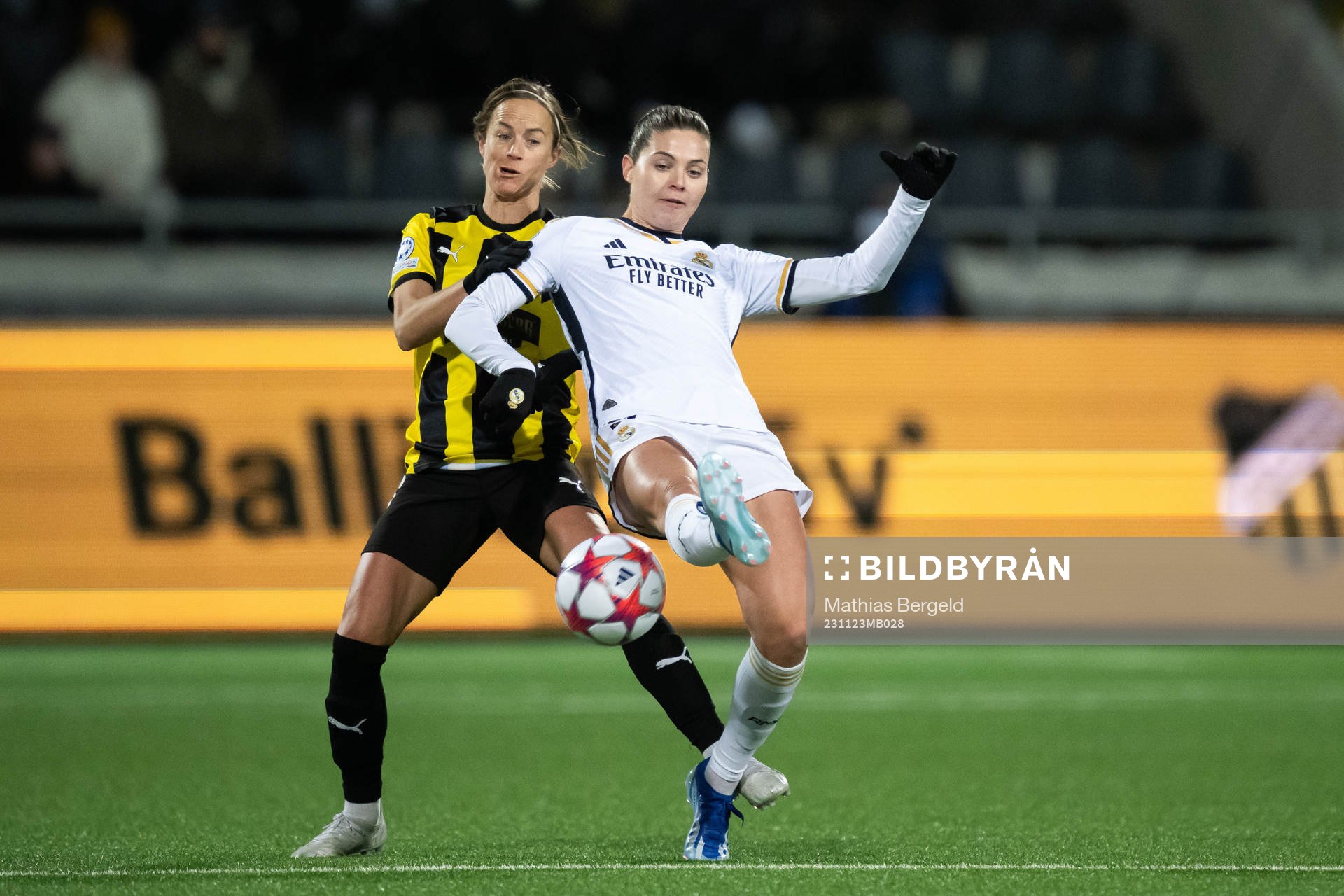 Aivi Luik of Häcken and Signe Bruun of Real Madrid