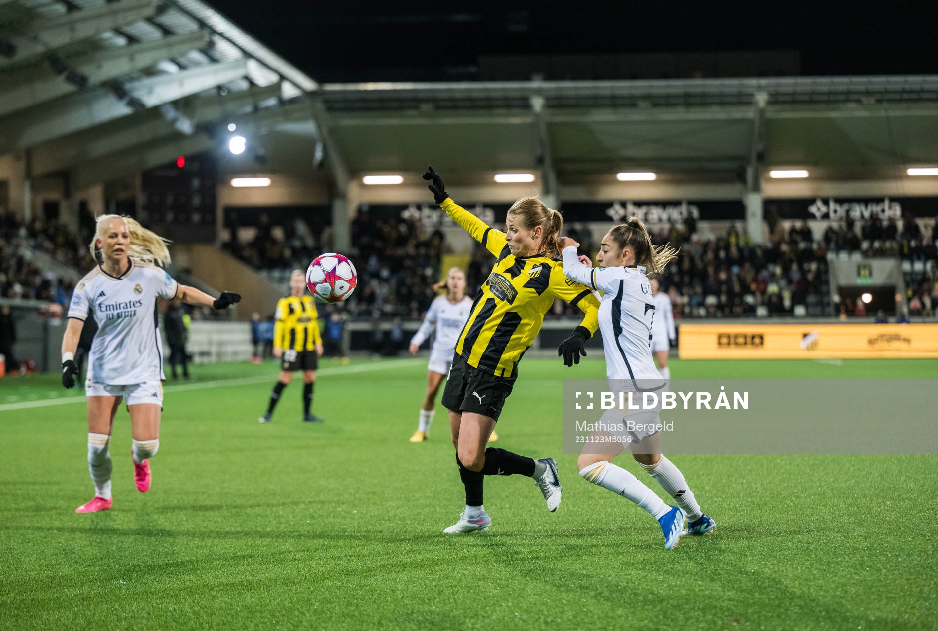 Anna Anvegård of Häcken and Olga of Real Madrid