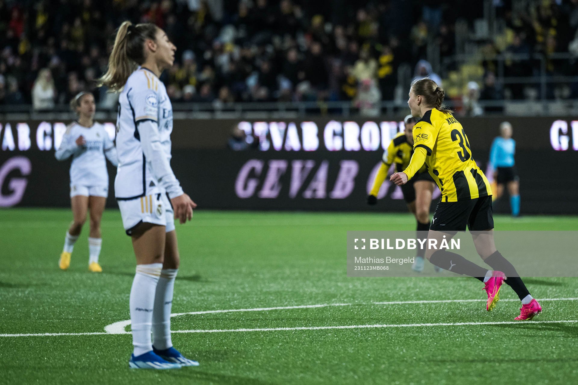 Katariina Kosola of Häcken celebrates the 2-1 goal