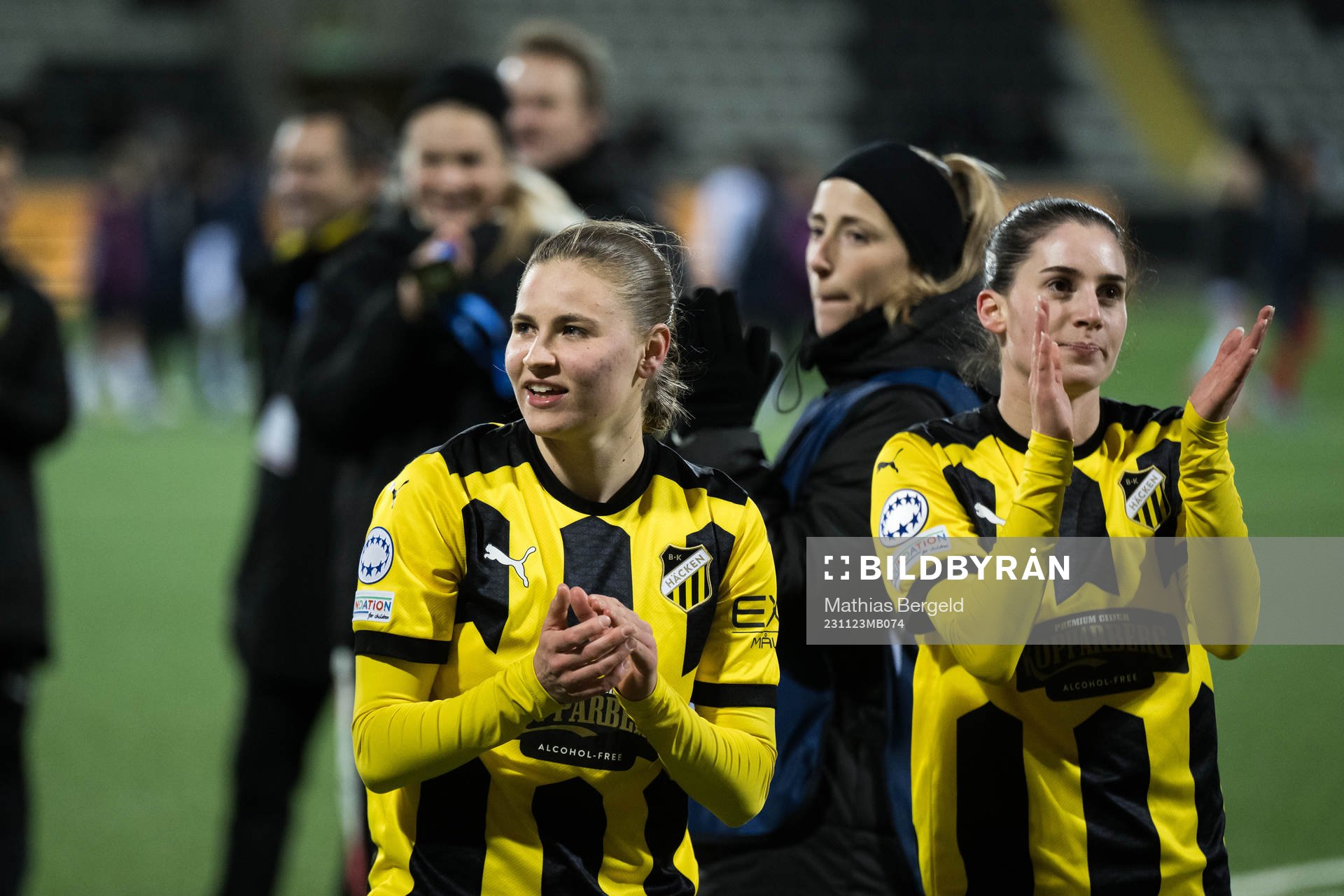 Katariina Kosola and Clarissa Larisey of Häcken celebrates