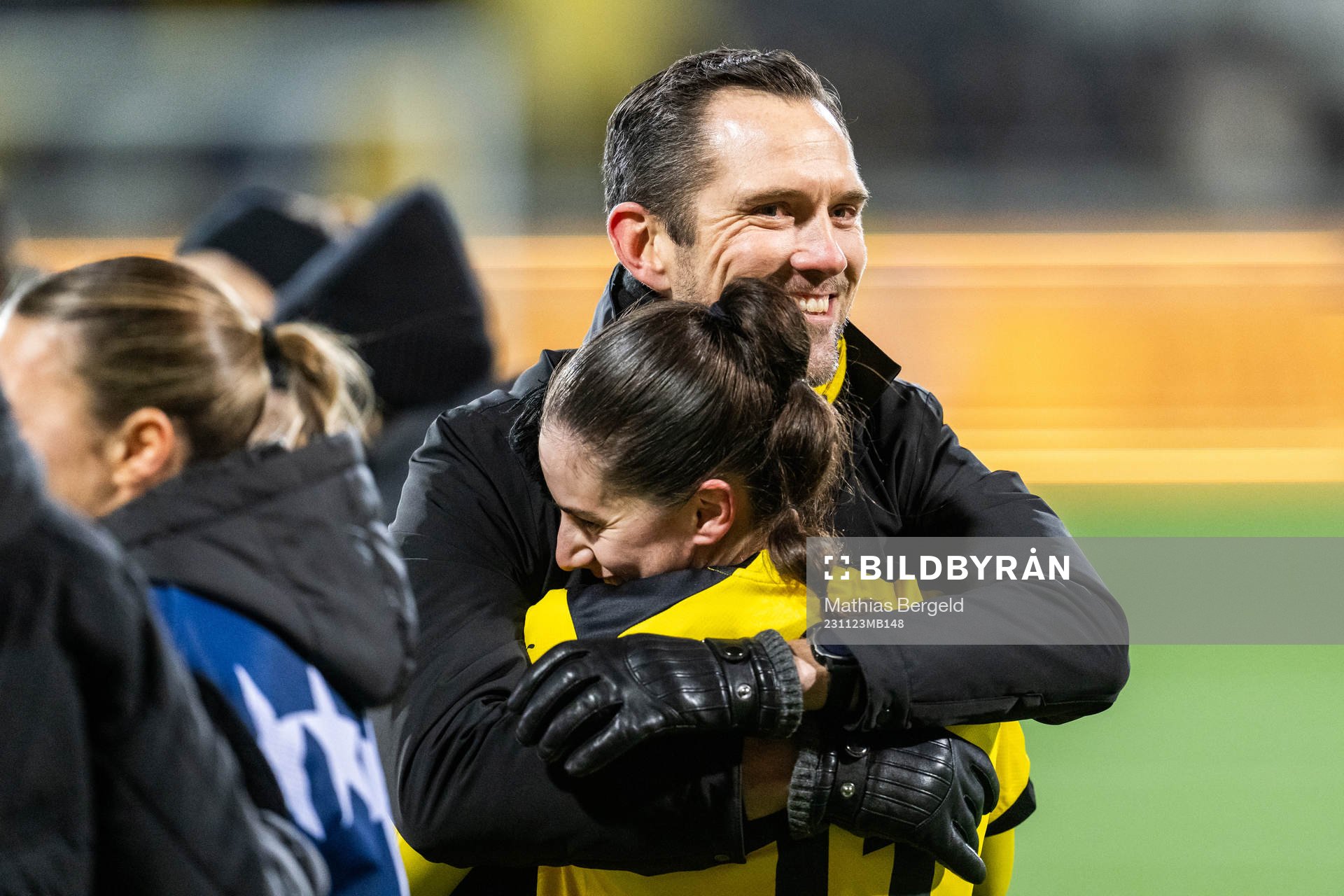 Sports director Martin Ericsson and Clarissa Larisey of Häcken celebrate after the UEFA Women's Champions League football match between Häcken and Real Madrid on November 23, 2023 in Gothenburg.