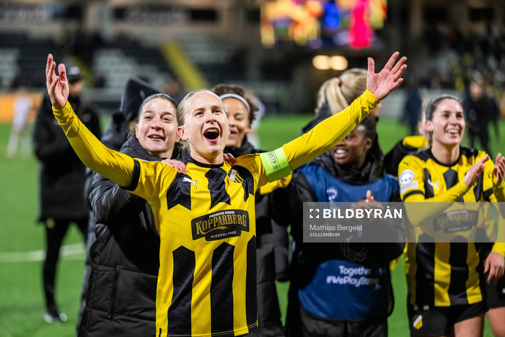 Ruby Grant and Filippa Curmark of Häcken celebrate