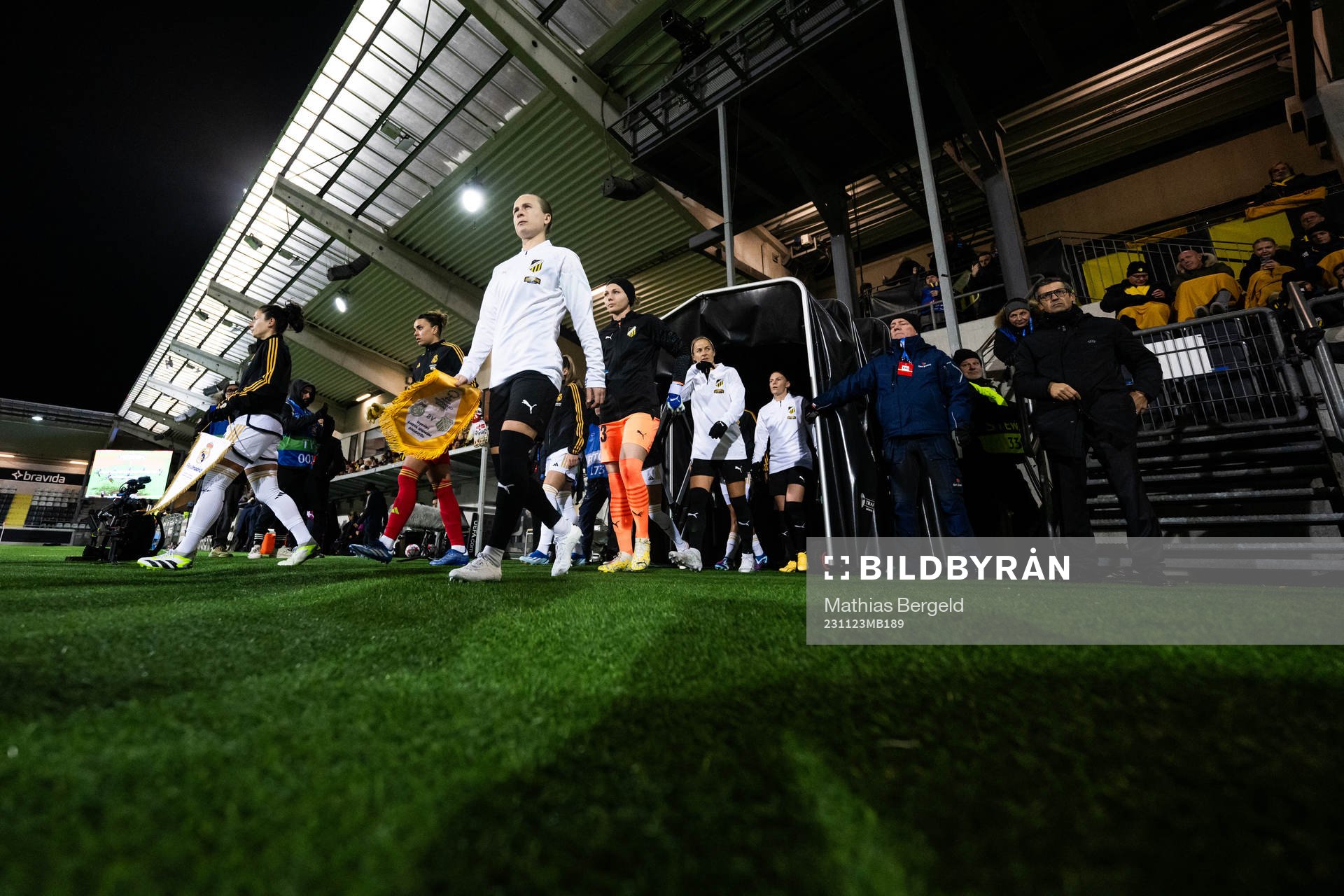 Ivana and goalkeeper Misa of Real Madrid next to Filippa