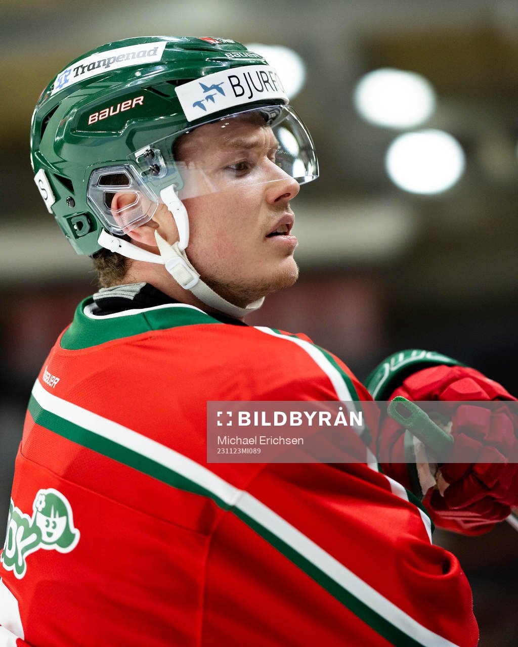 Frölundas Linus Öberg innan ishockeymatchen i SHL mellan