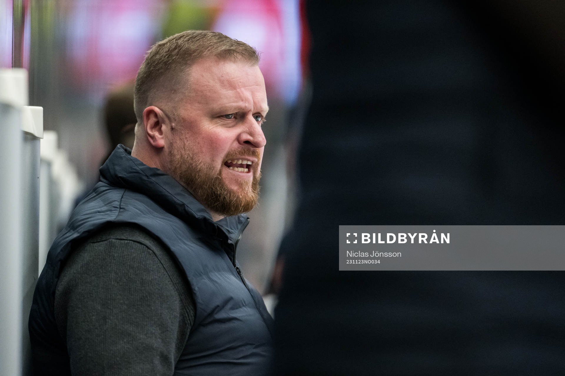 Linköpings tränare Klas Östman reagerar