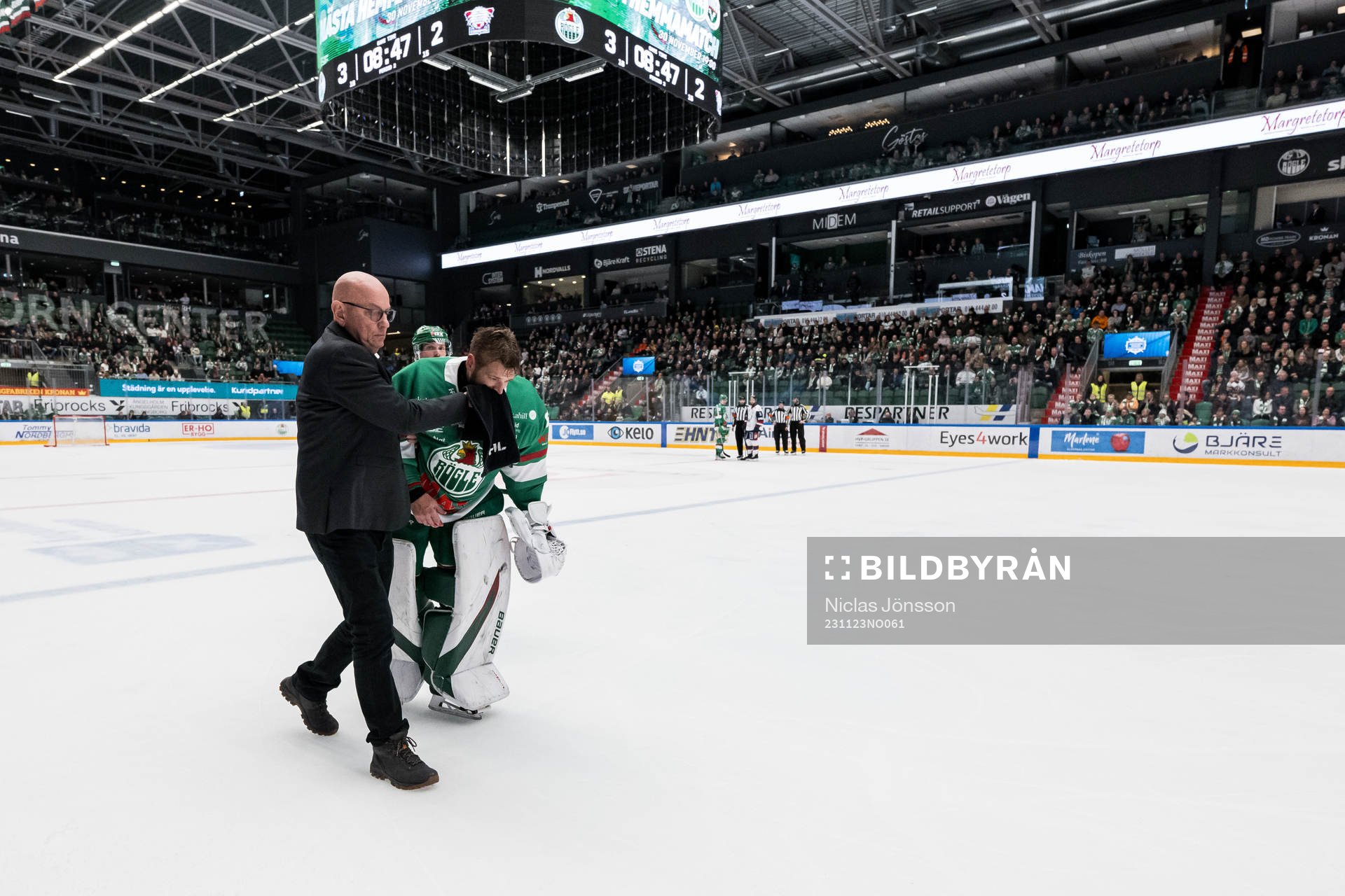 Rögles målvakt Petr Kvaca lämanr