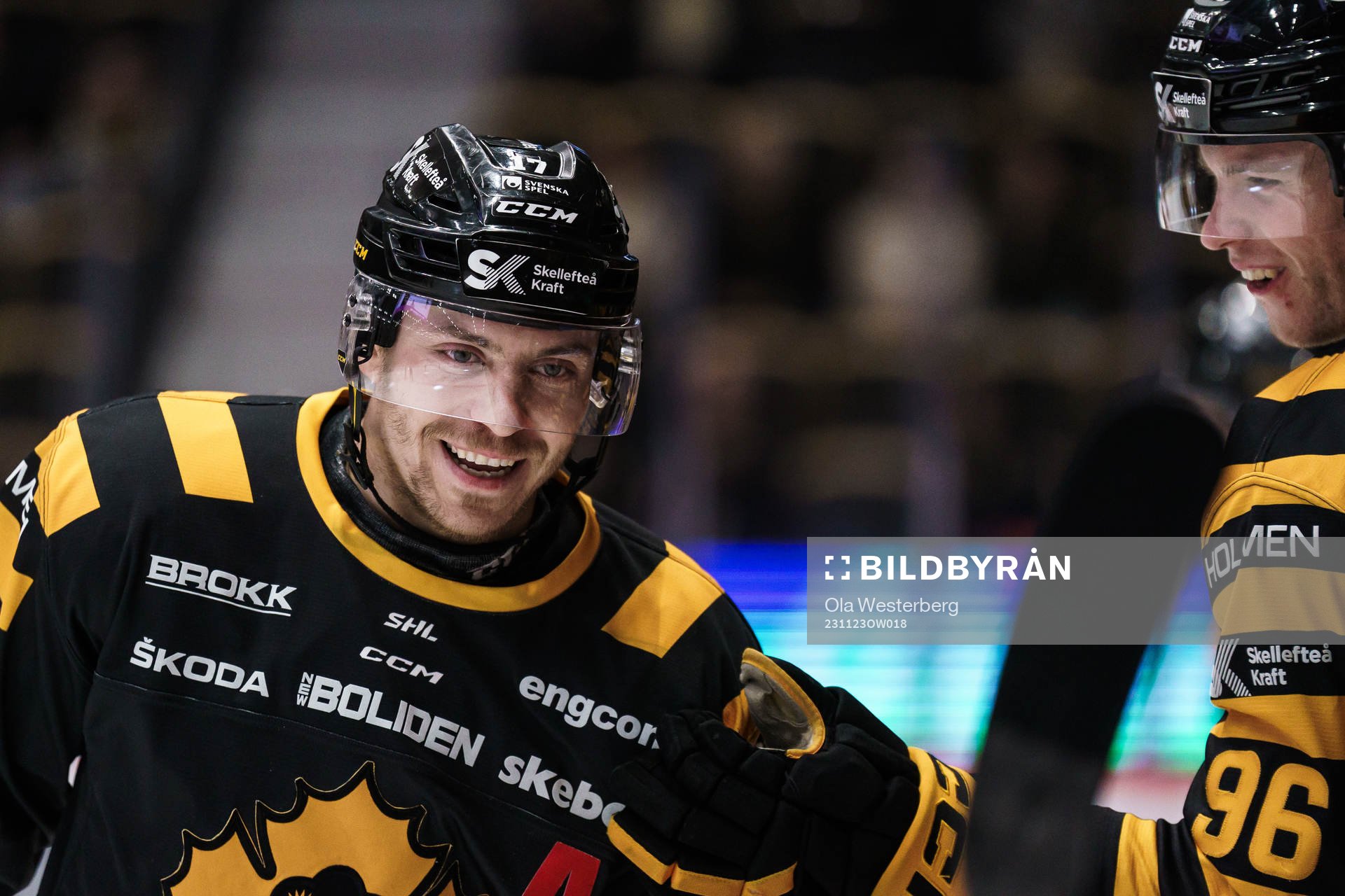 Skövde AIKs Lukas Rhöse jublar