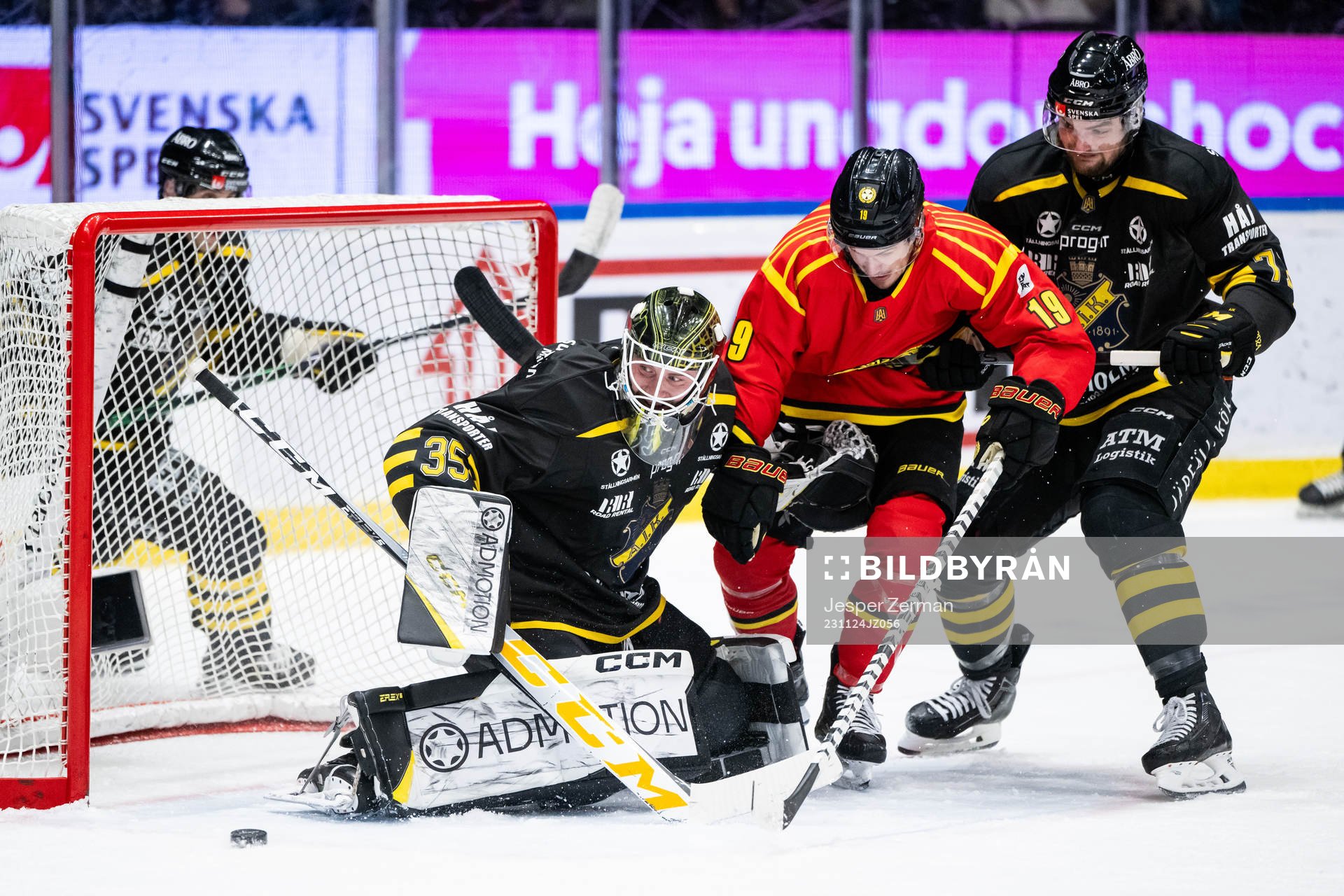AIKs målvakt Antoine Bibeau och Branden Troock mot Brynäs
