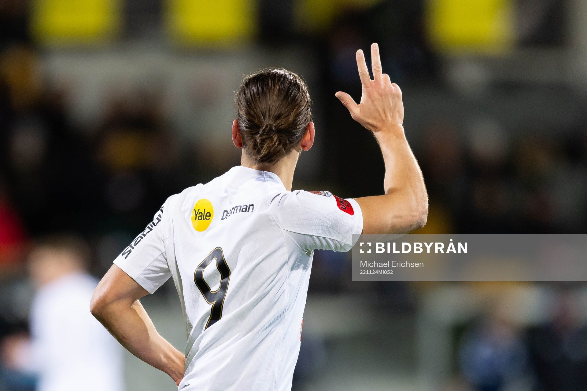 Brommapojkarnas Nikola Vasic jublar