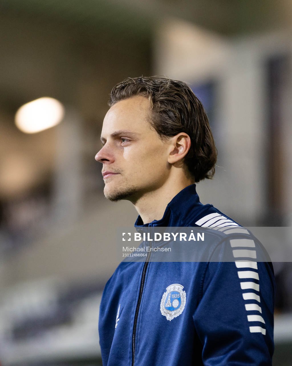 Utsiktens Fredrik Martinsson innan fotbollsmatchen i kvalet till Allsvenskan mellan Utsikten och Brommapojkarna den 24 november 2023 i Göteborg.