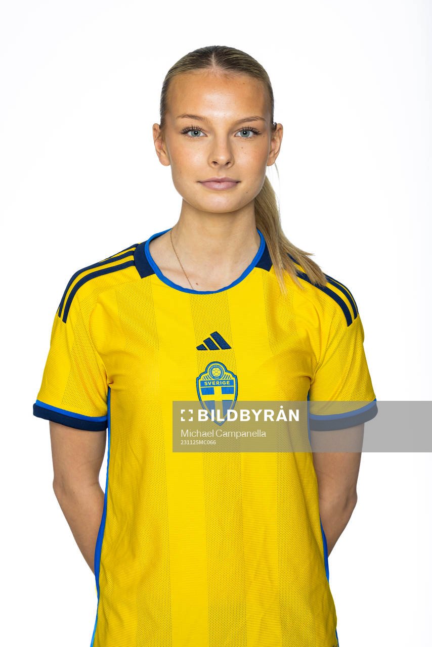 Astrid Winter