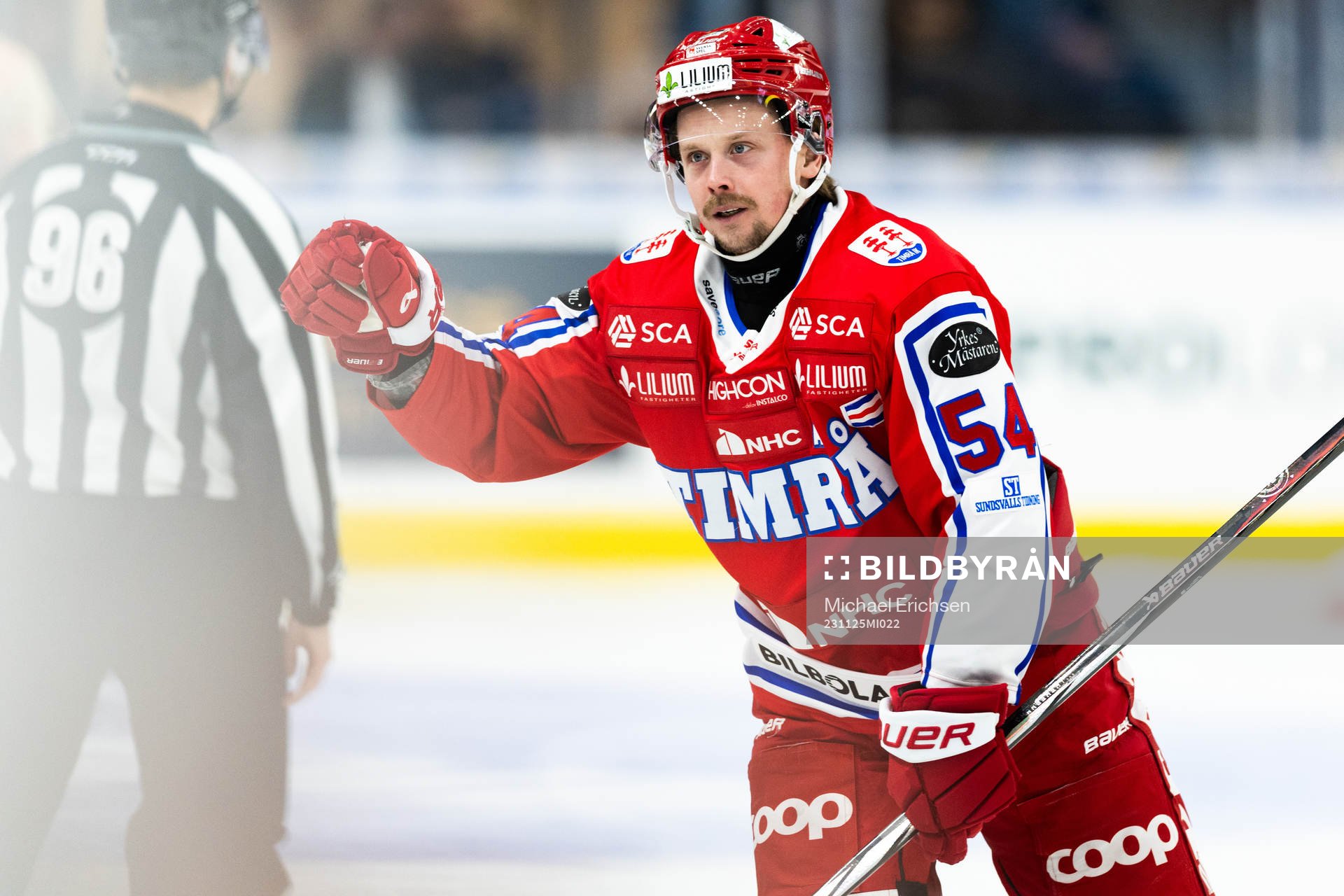 Timrås Jonathan Dahlén jublar
