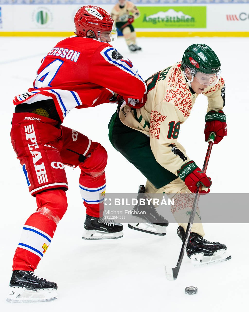 Timrås Emil Pettersson och Frölundas Linus Öberg