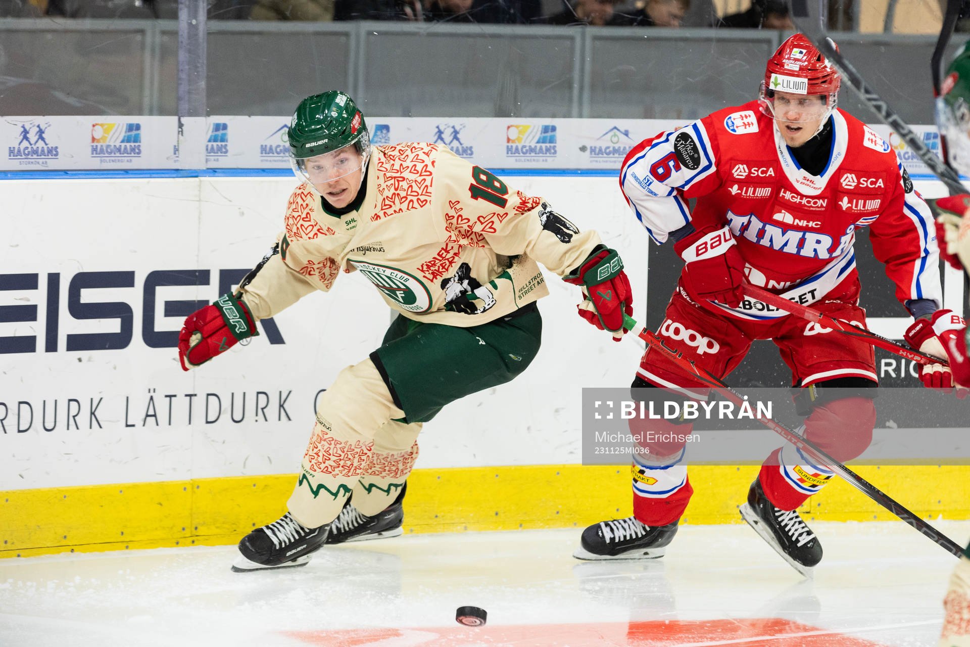 Frölundas Linus Öberg och Timrås Joonas Lyytinen