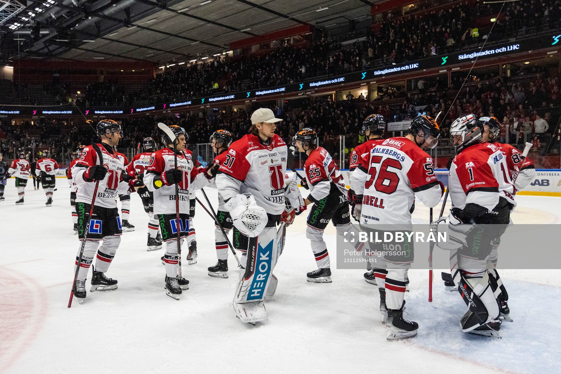 Örebros spelare jublar