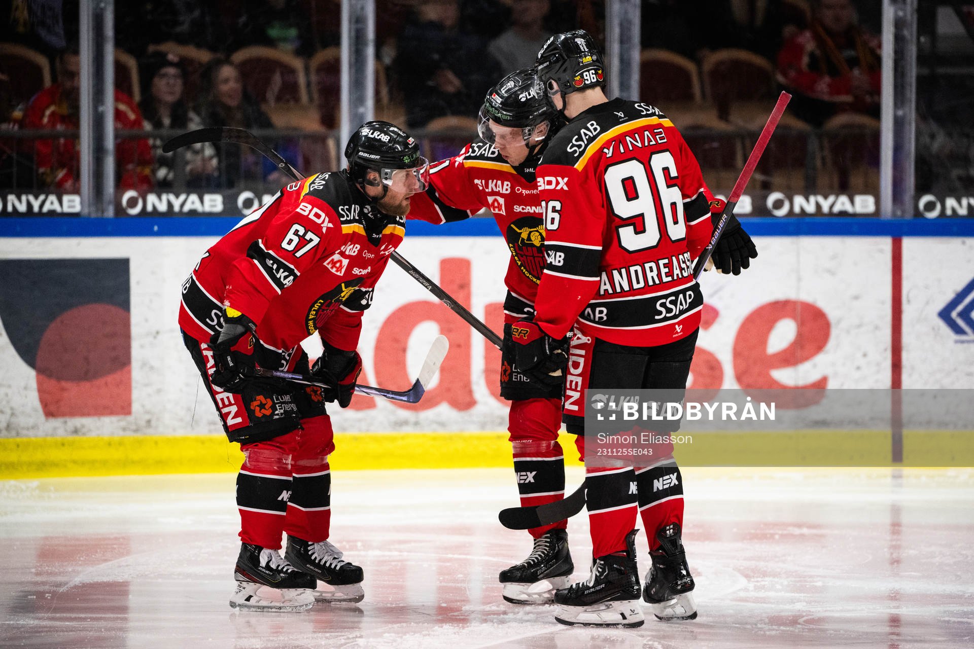 Luleås Linus Omark, Juhani Tyrväinen och Pontus Andreasson
