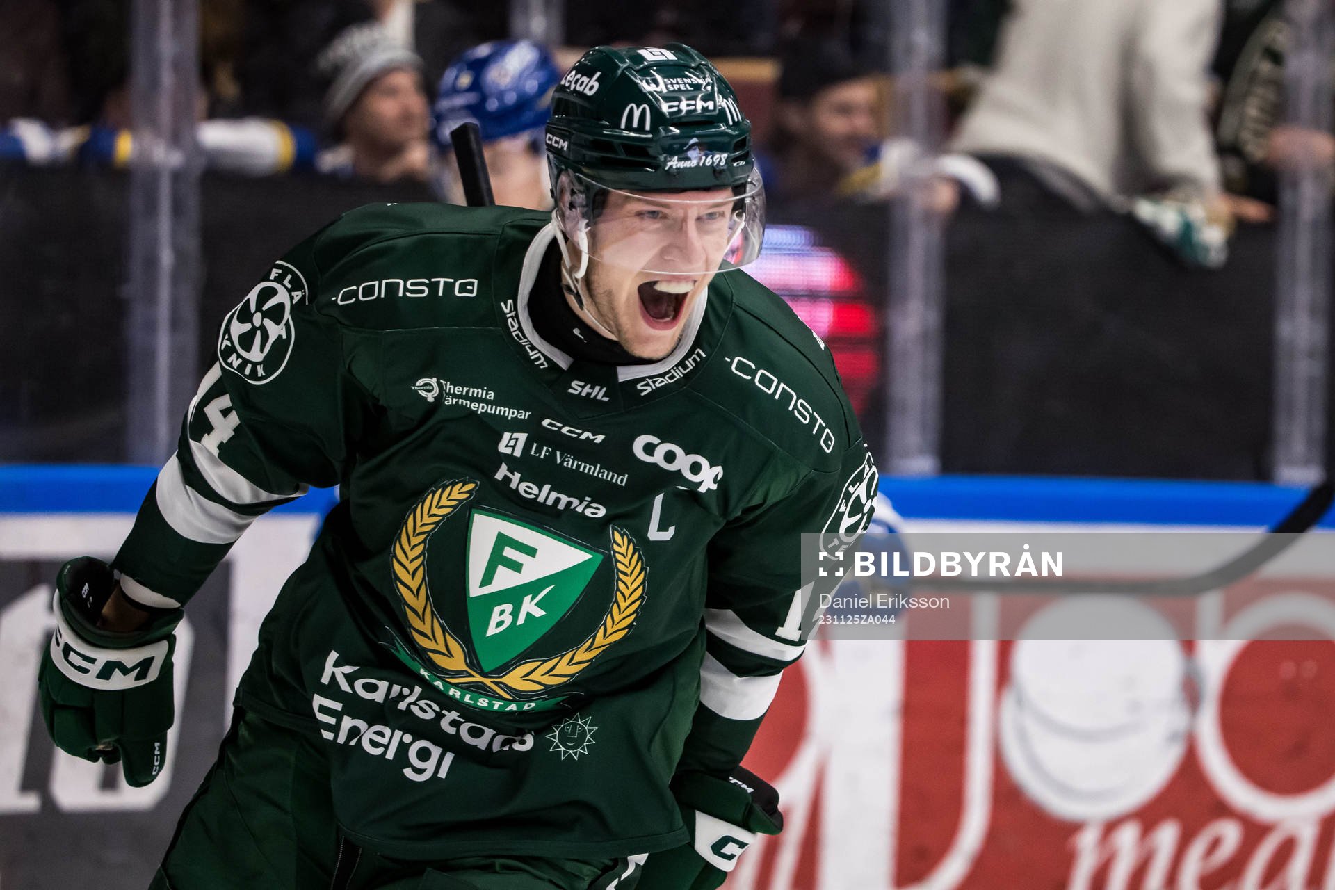 Färjestads Victor Ejdsell jublar