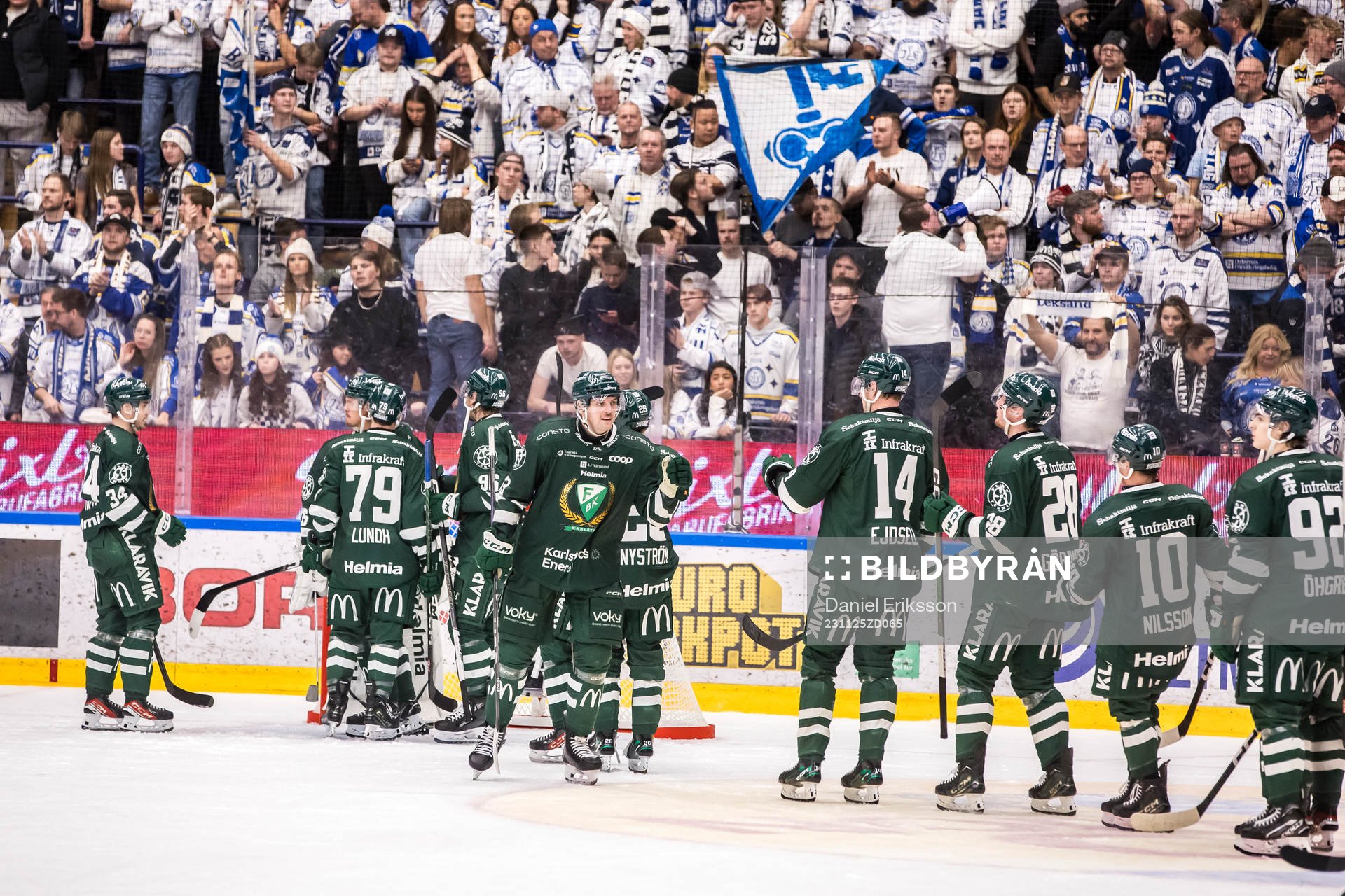 Färjestads spelarna jublar