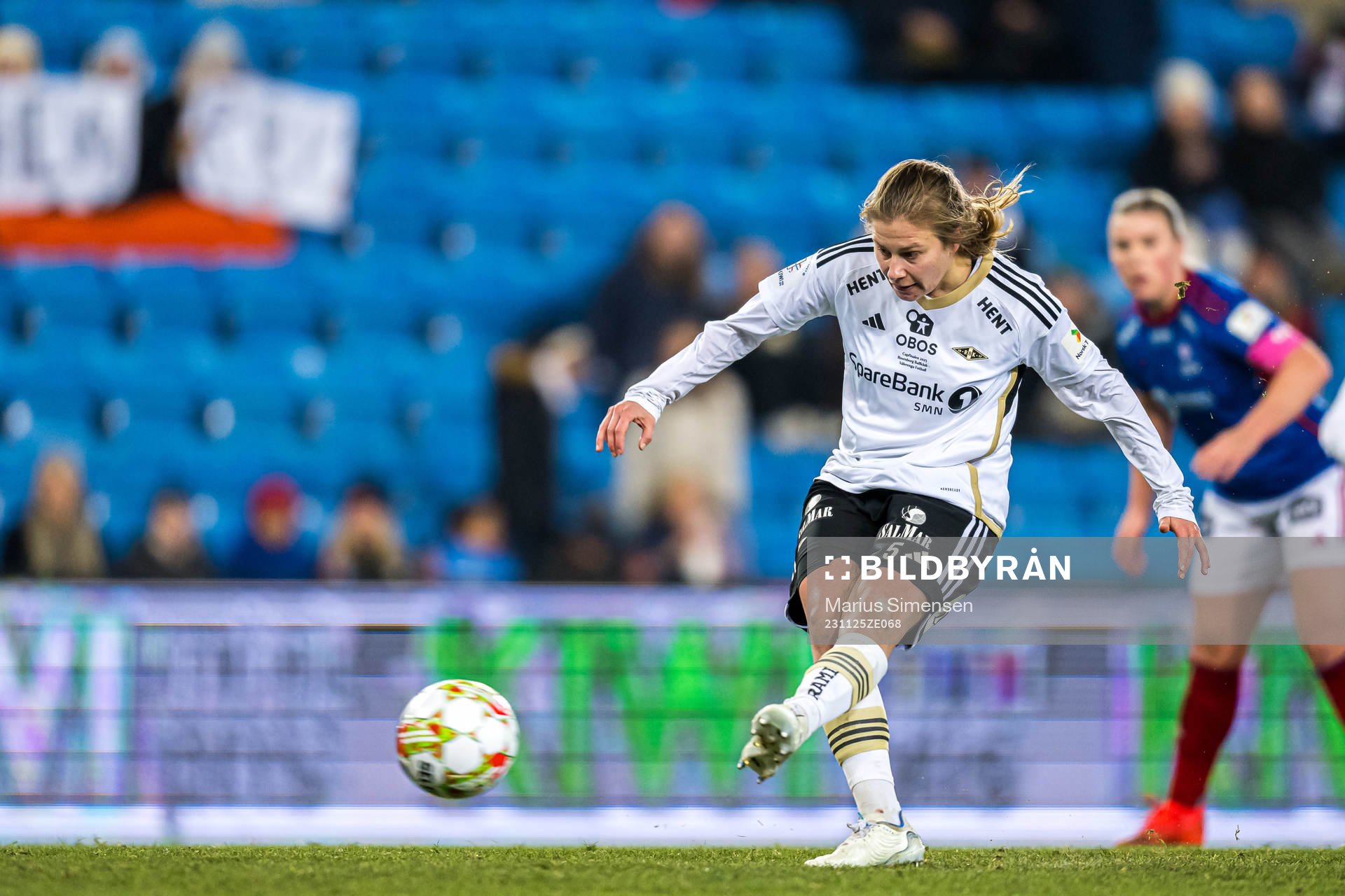 Cesilie Andreassen of Rosenborg missing a chance to score