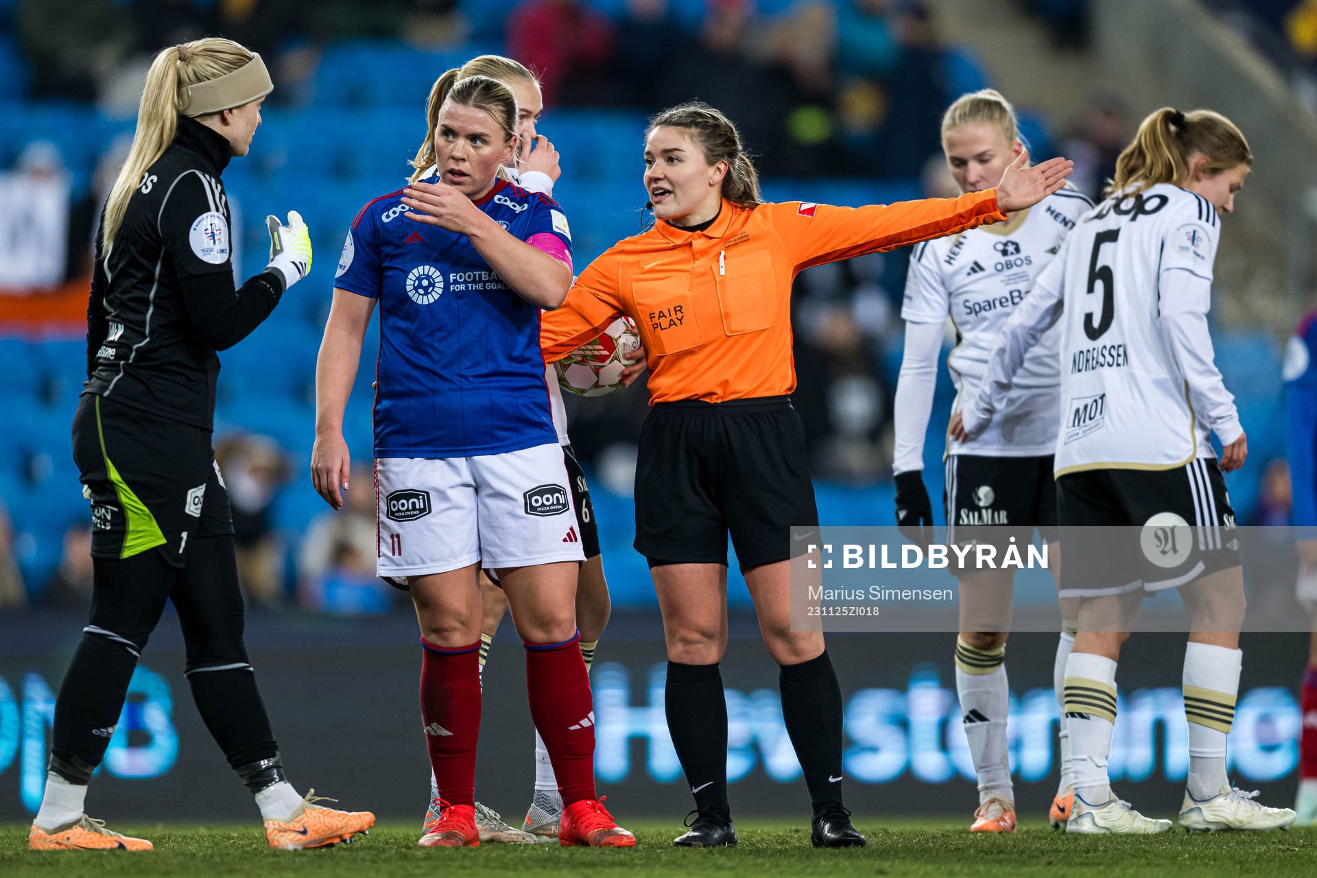 Guro Pettersen, Ingibjörg Sigurdardottir of Vålerenga and