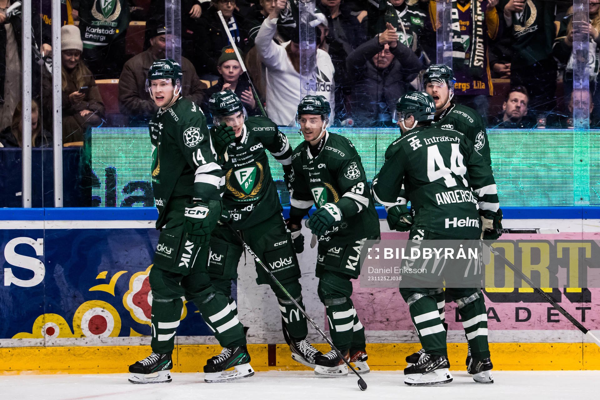 Färjestads Liam Öhgren jublar