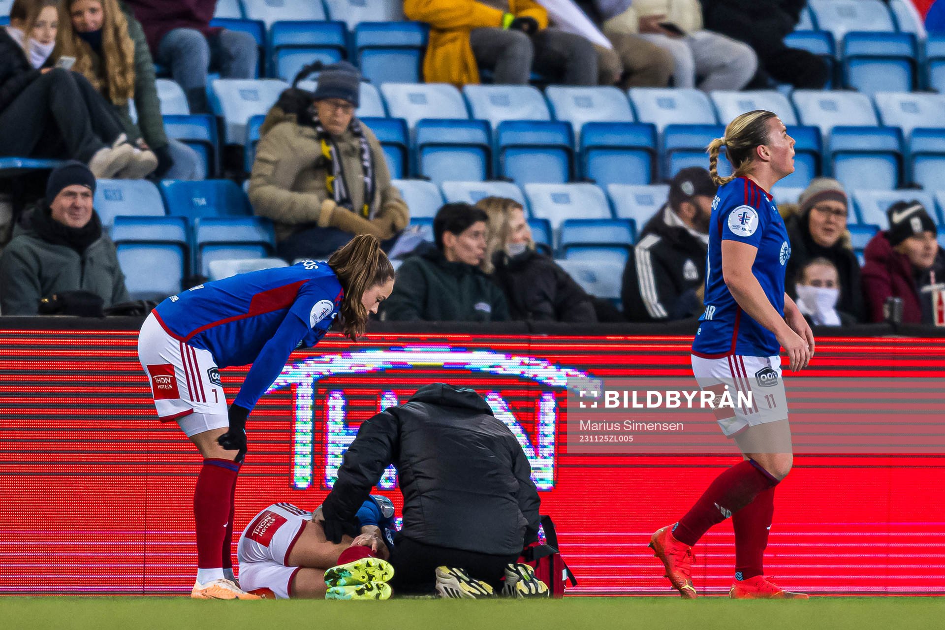 Mimmi Löfwenius Veum of Vålerenga in pain