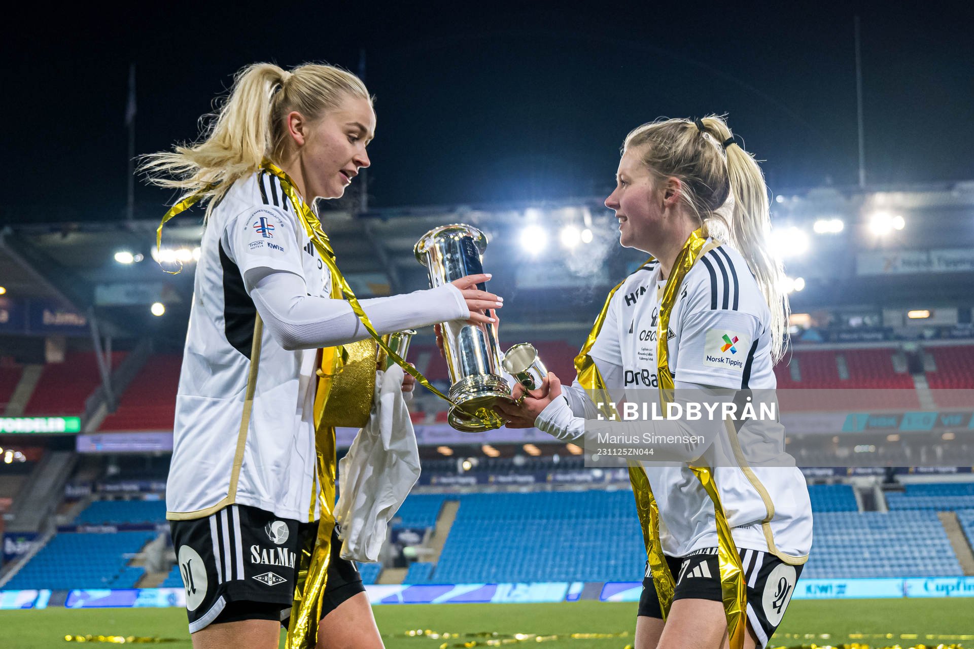 Anna Jøsendal and Selma Sol Magnusdottir of Rosenborg