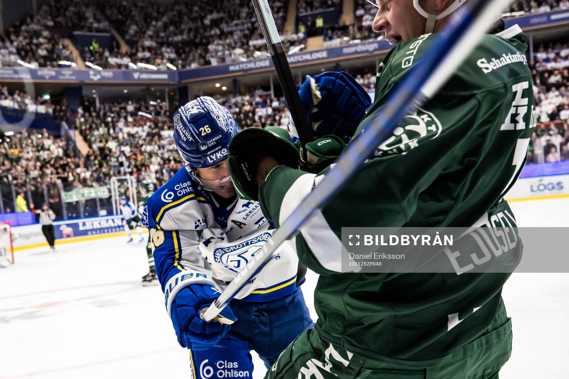 Färjestads Victor Ejdsell och Leksands Patrik Noren