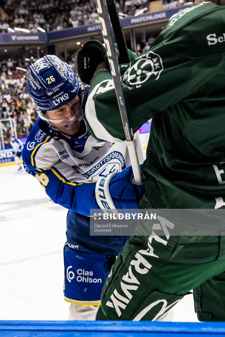 Färjestads Victor Ejdsell och Leksands Patrik Noren