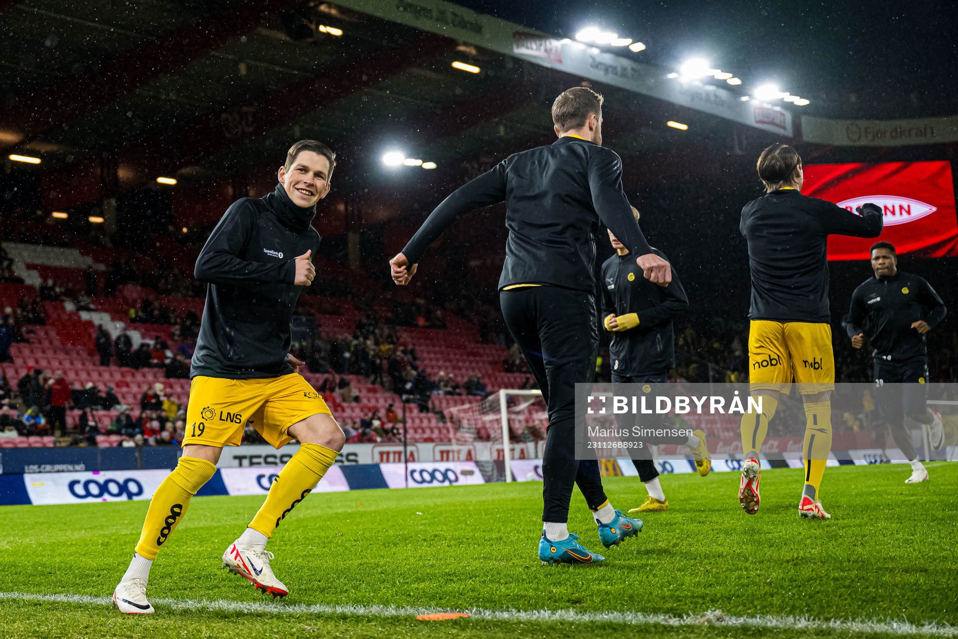 Sondre Brunstad Fet of Bodø/Glimt warms up