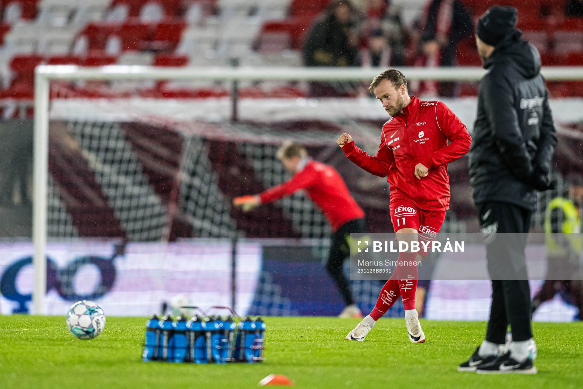 Bård Finne of Brann warms up
