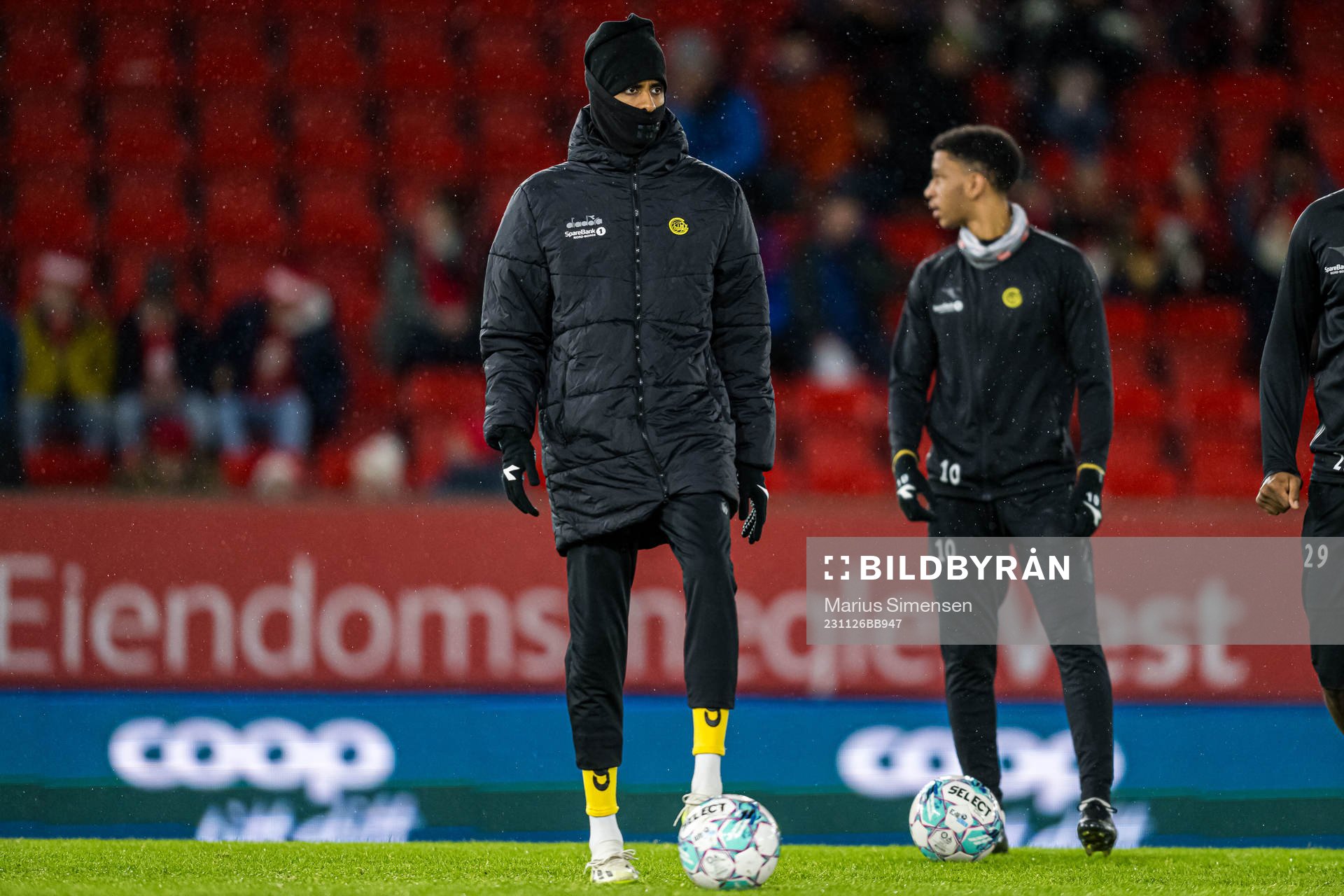 Amahl Pellegrino of Bodø/Glimt warms up