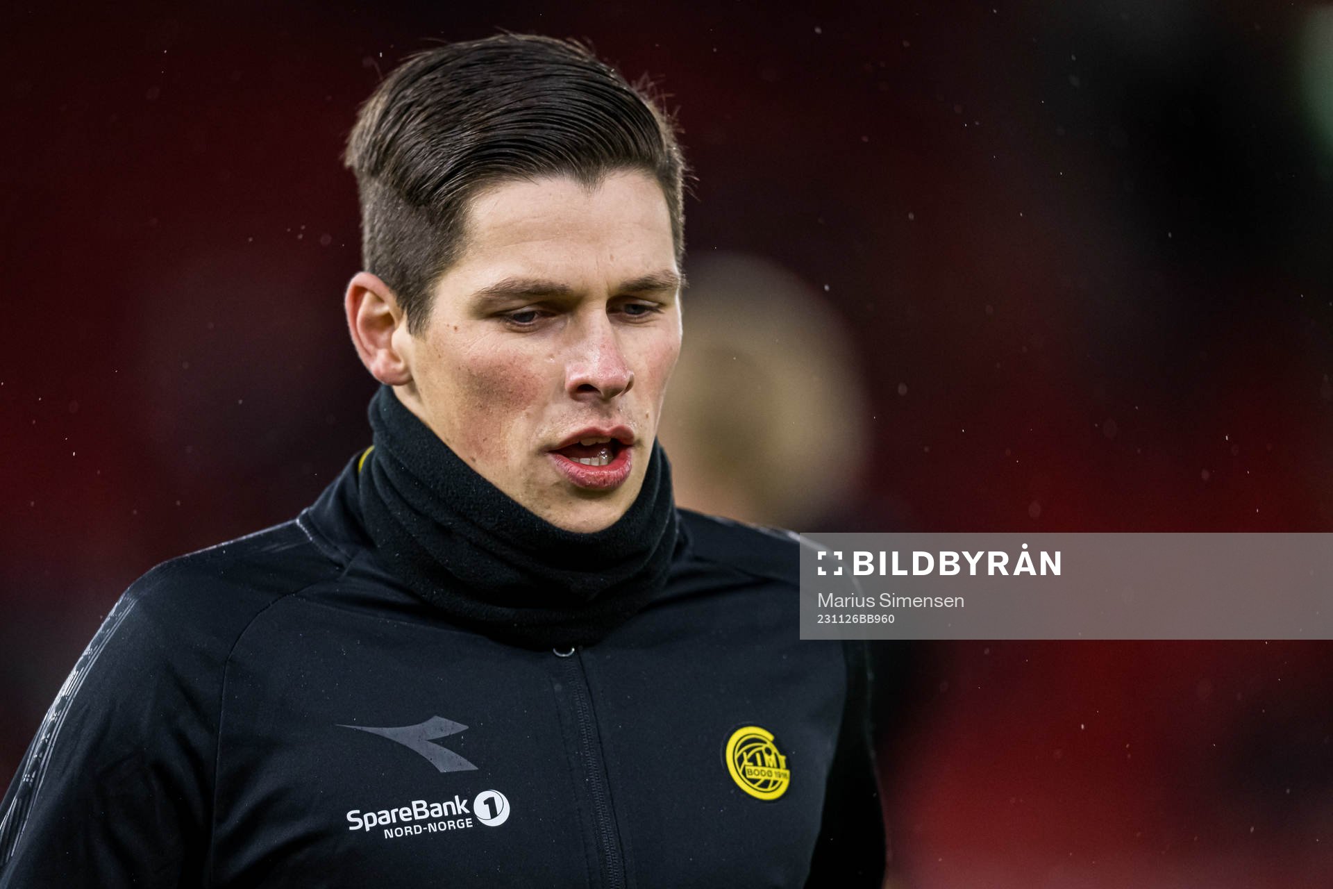 Sondre Brunstad Fet of Bodø/Glimt warms up