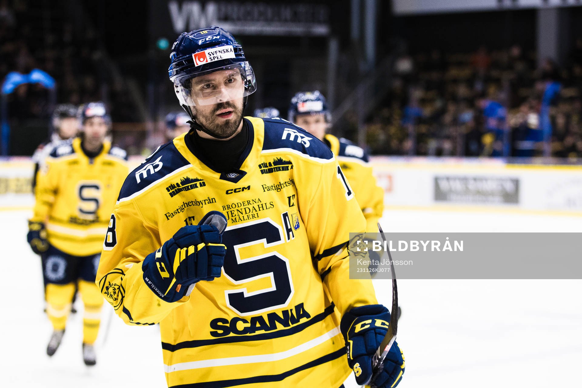 Södertäljes Linus Videll jublar