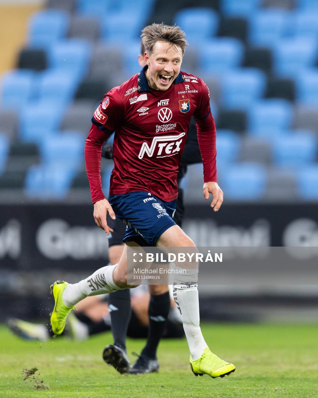 Örgrytes Viktor Lundberg jublar