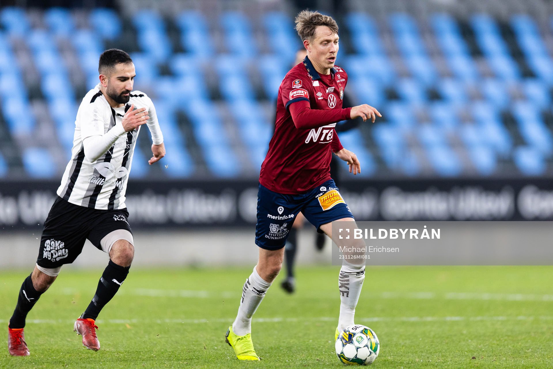 Örgrytes Viktor Lundberg under fotbollsmatchen i kvalet till Superettan mellan Örgryte och Nordic United den 26 november 2023 i Göteborg.