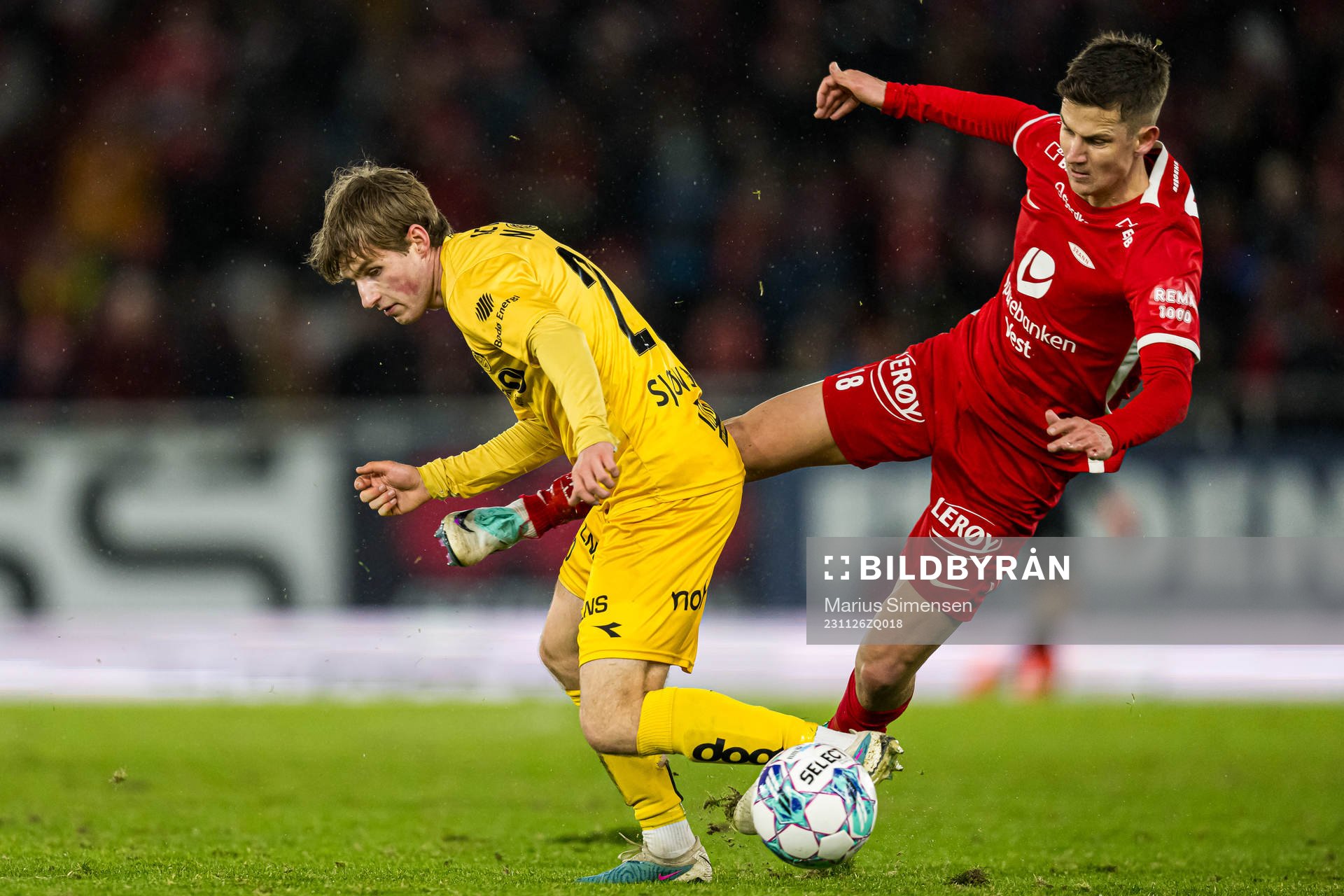 Fredrik Sjøvold of Bodø/Glimt and Sander Kartum of Brann
