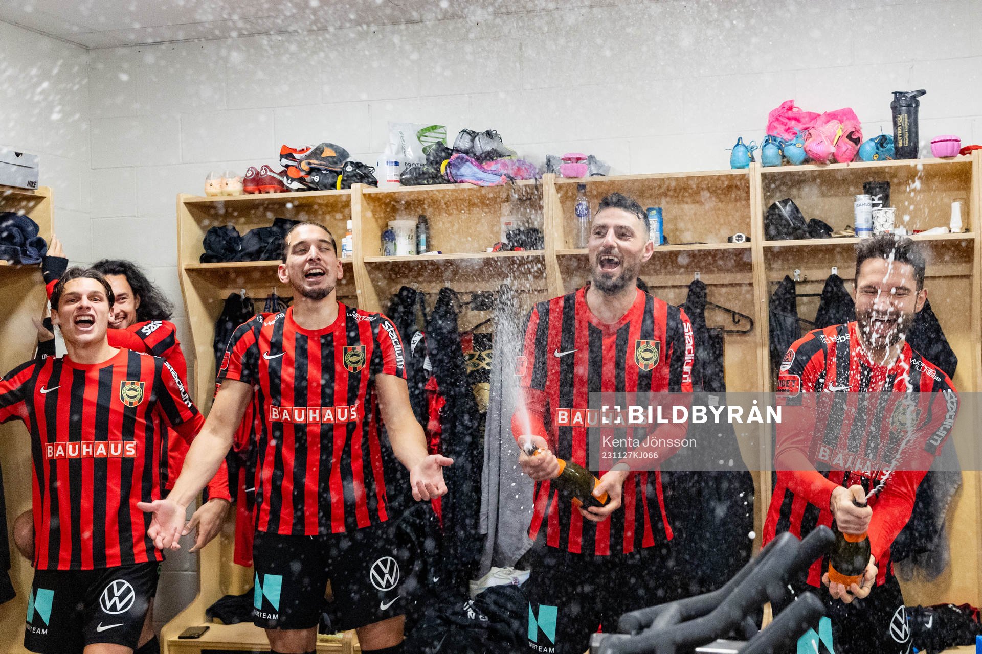 Brommapojkarnas Nikola Vasic, Rebin Sulaka och Marijan
