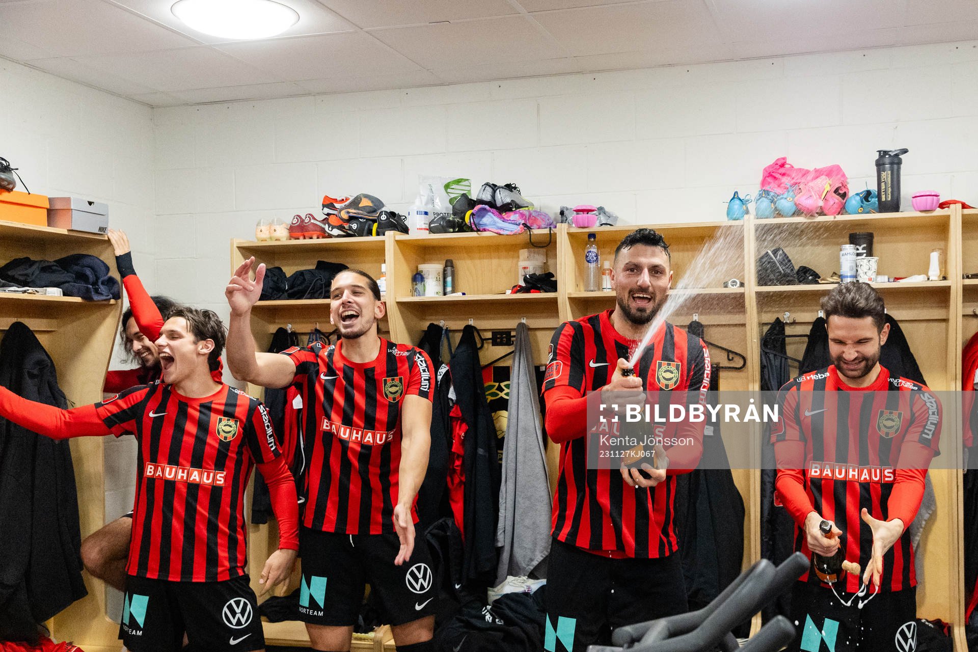Brommapojkarnas Nikola Vasic, Rebin Sulaka och Marijan