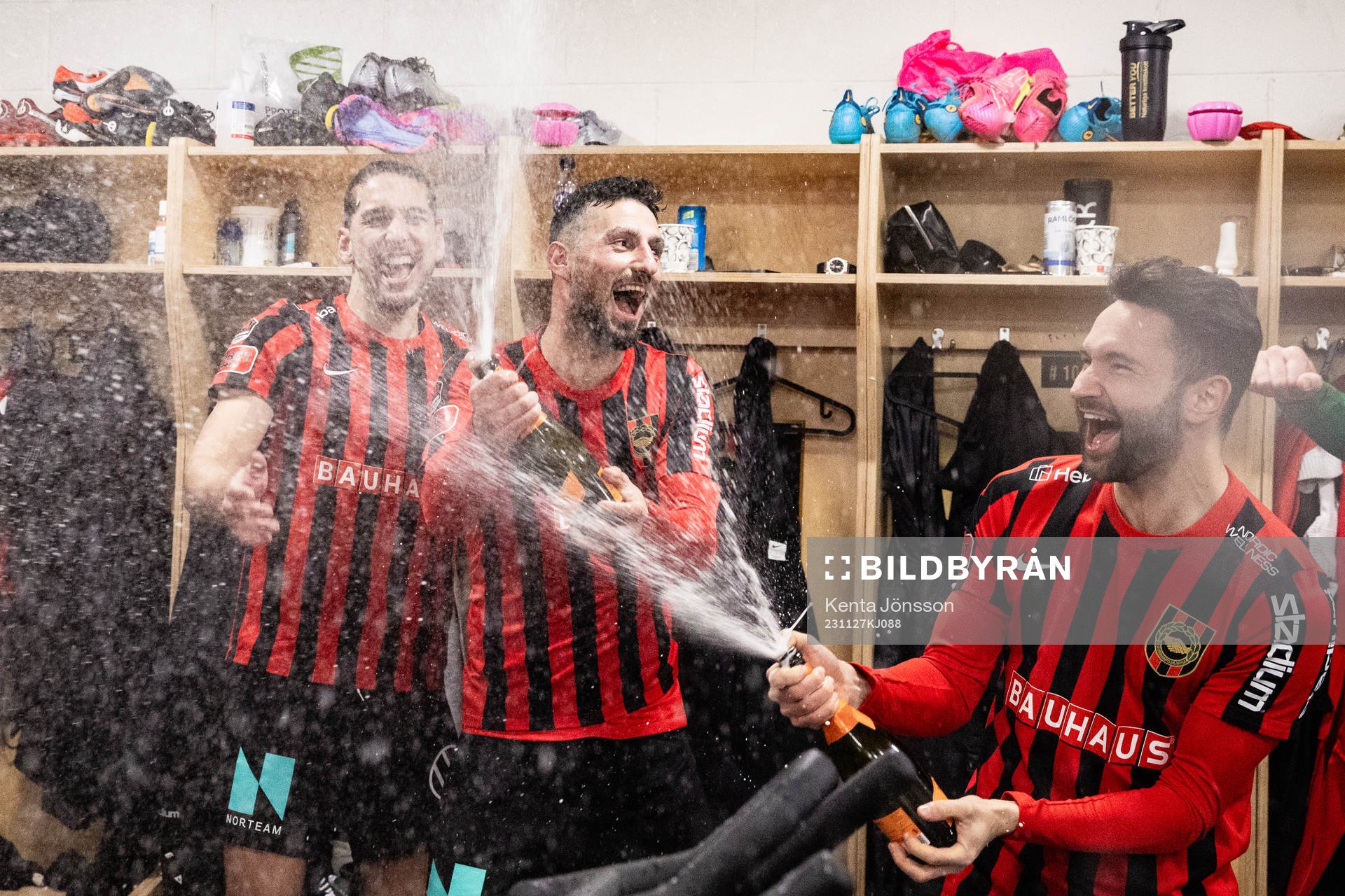 Brommapojkarnas Nikola Vasic, Rebin Sulaka och Marijan