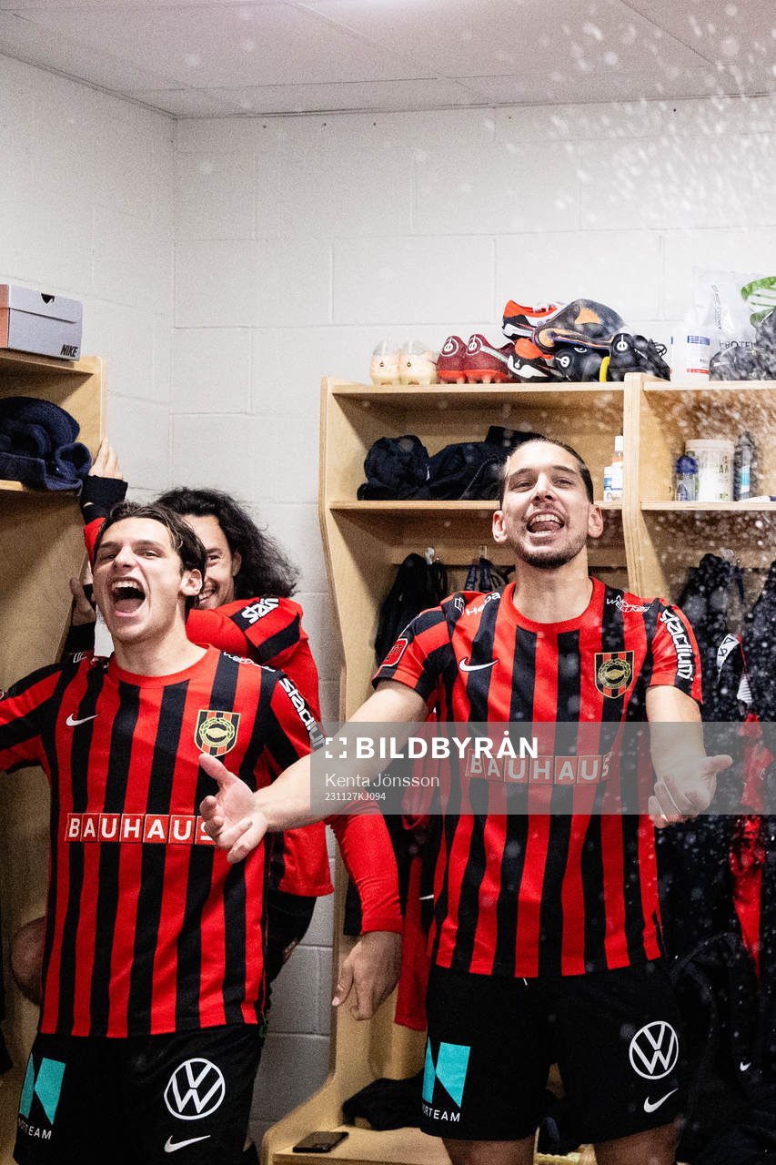 Brommapojkarnas Kevin Ackermann och Nikola Vasic jublar