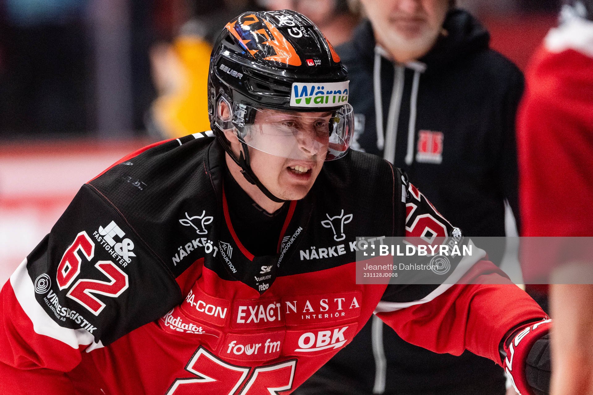 Örebros Robert Leino lämnar isen