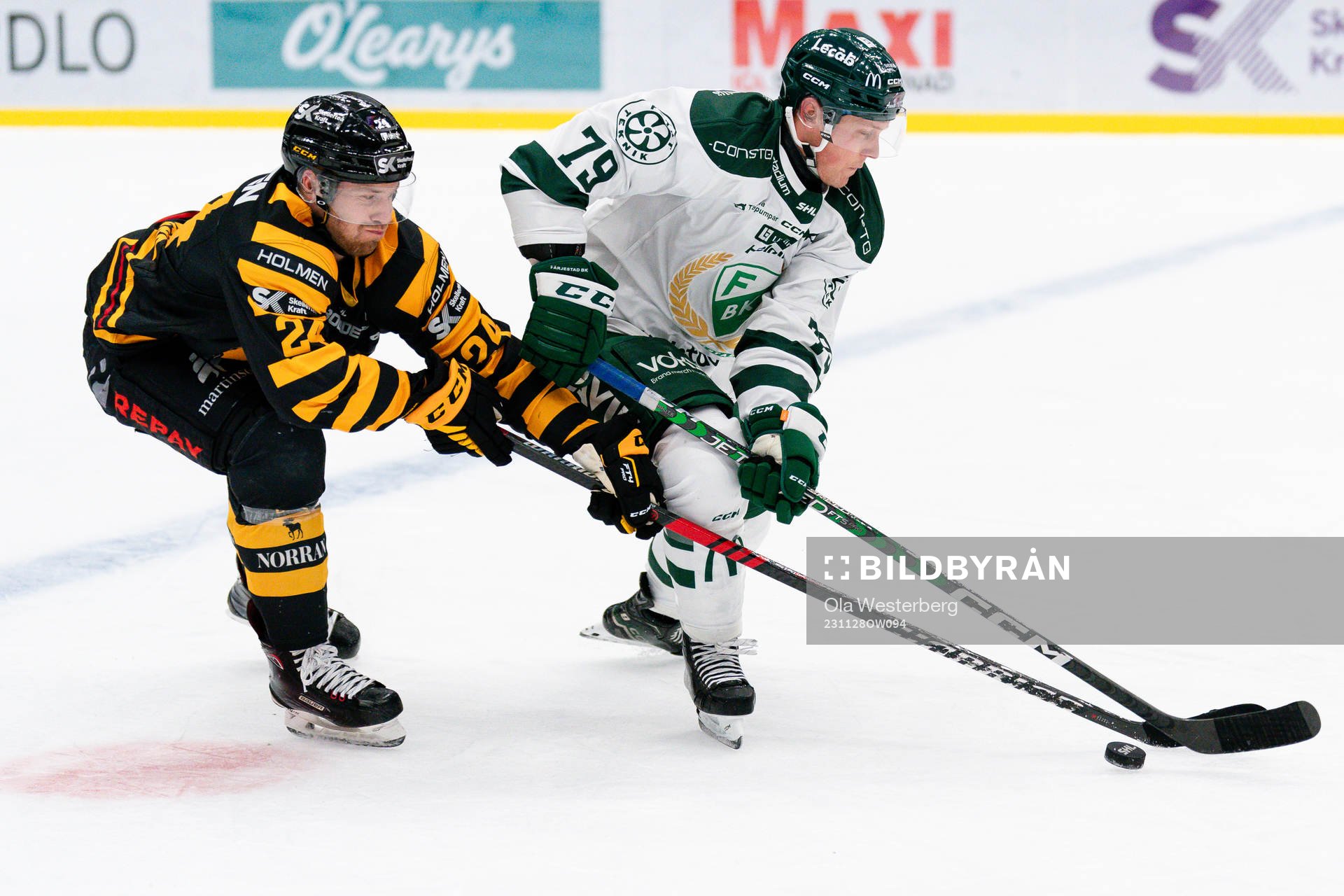 Skellefteås Oscar Lindberg och Färjestads Patrik Lundh