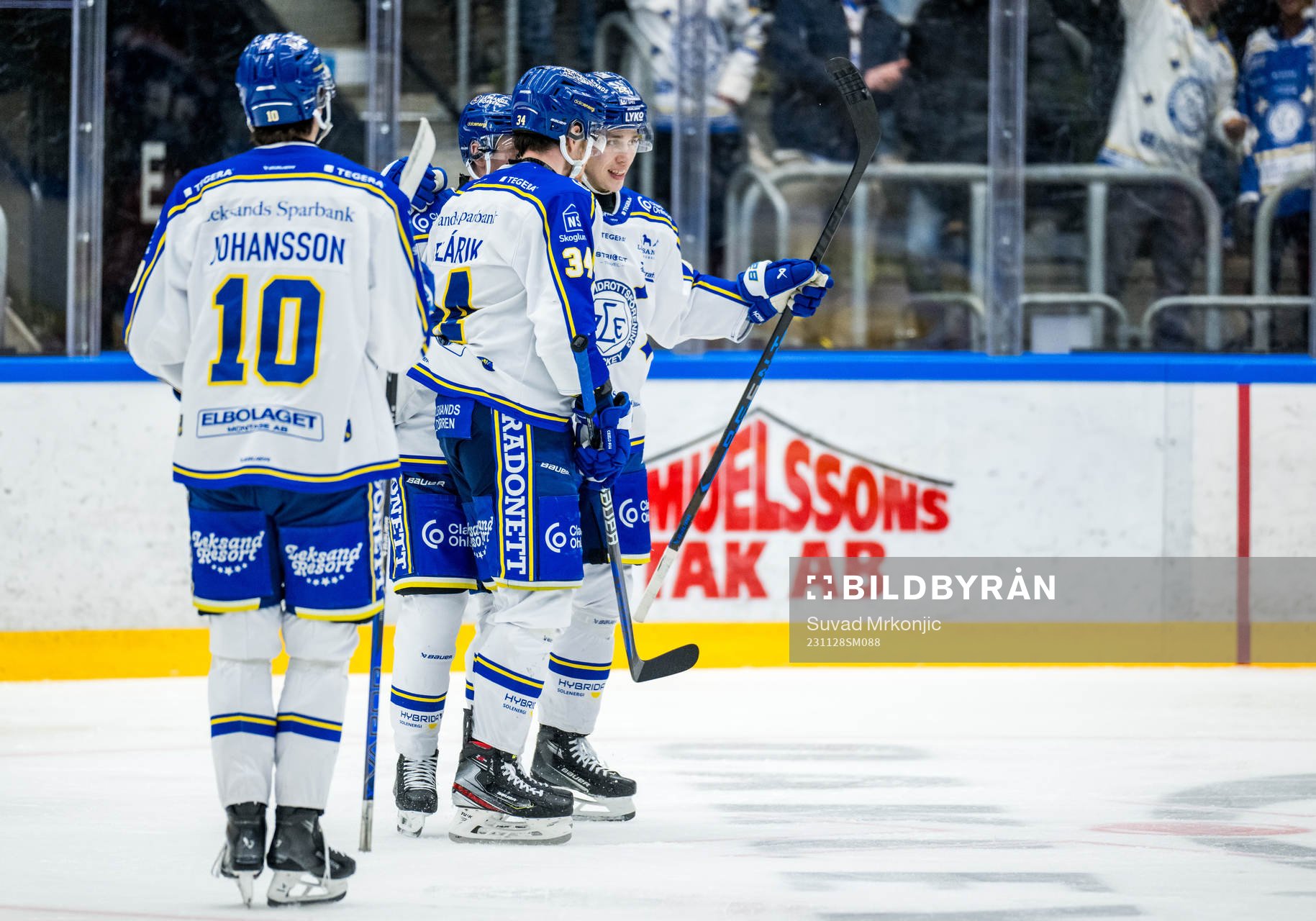 Leksands Lukas Vejdemo och Lucas Elvenes jublar