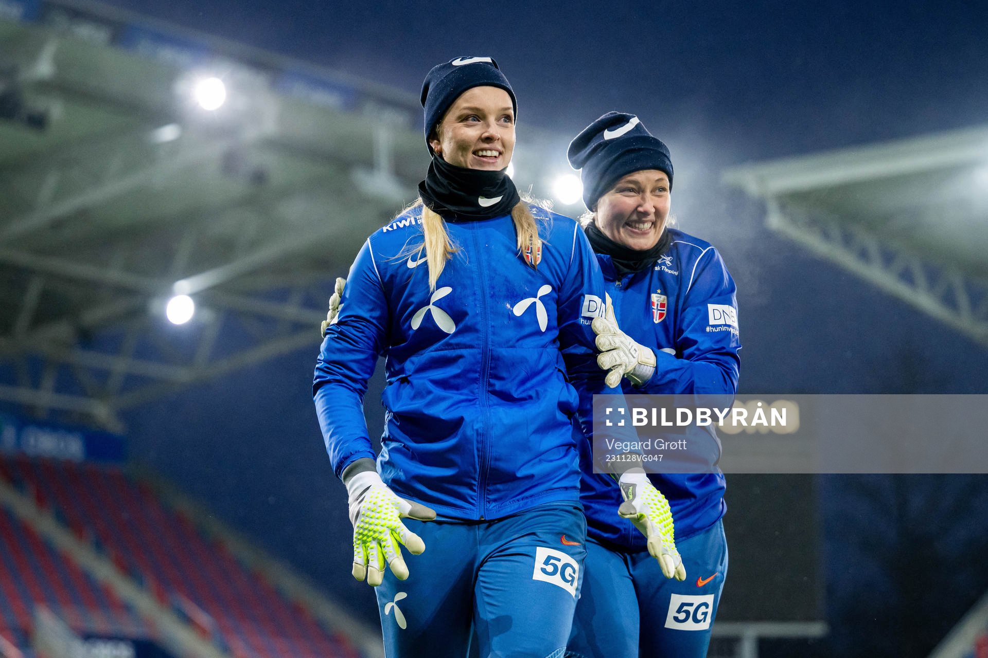 Goalkeepers Guro Pettersen and Aurora Mikalsen of the