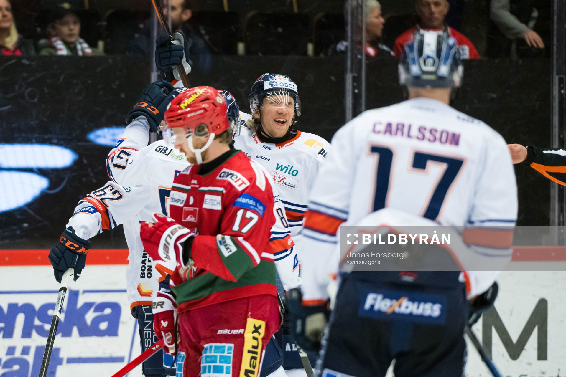 Växjös Joel Persson jublar efter1-3