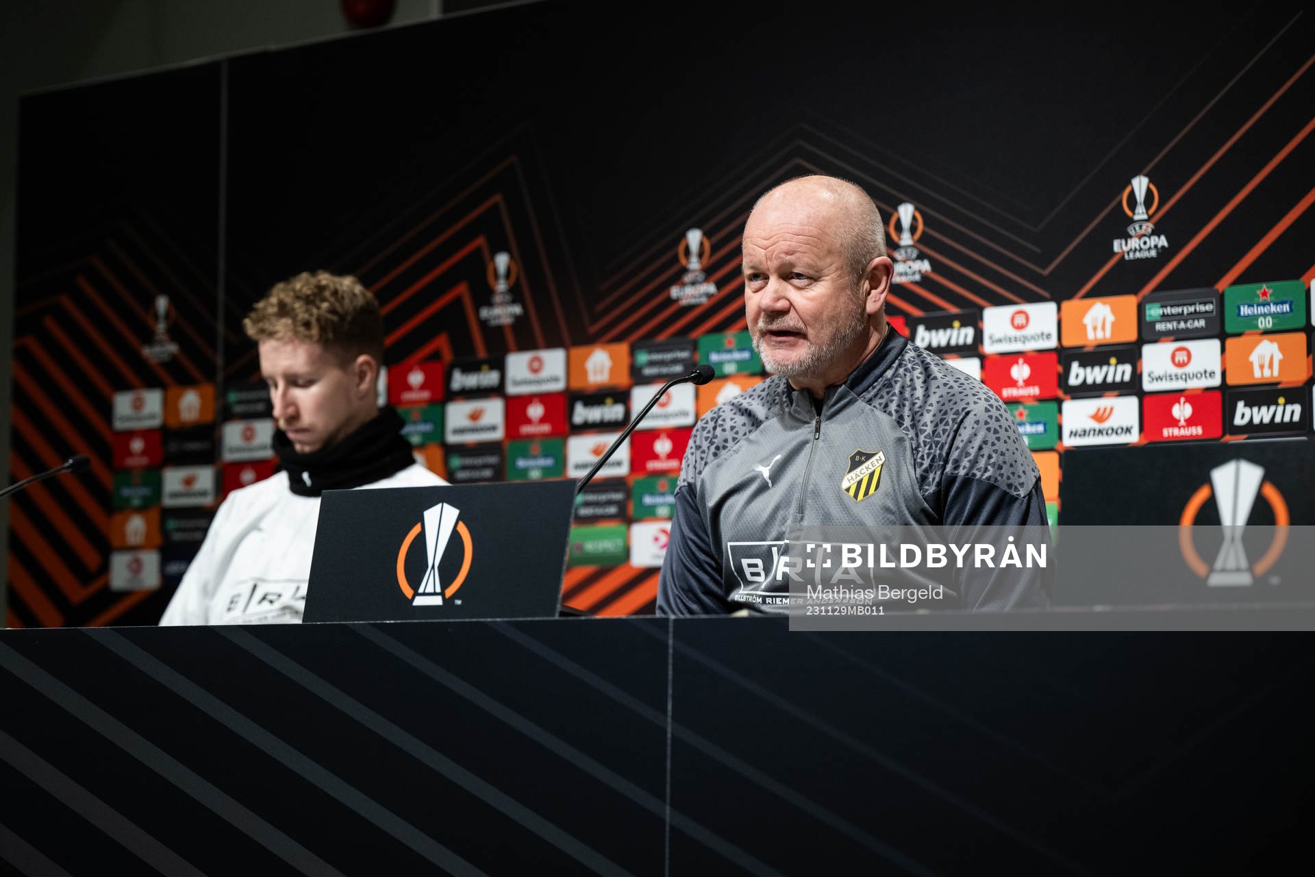 Samuel Gustafson and head coach Per-Mathias Høgmo at a