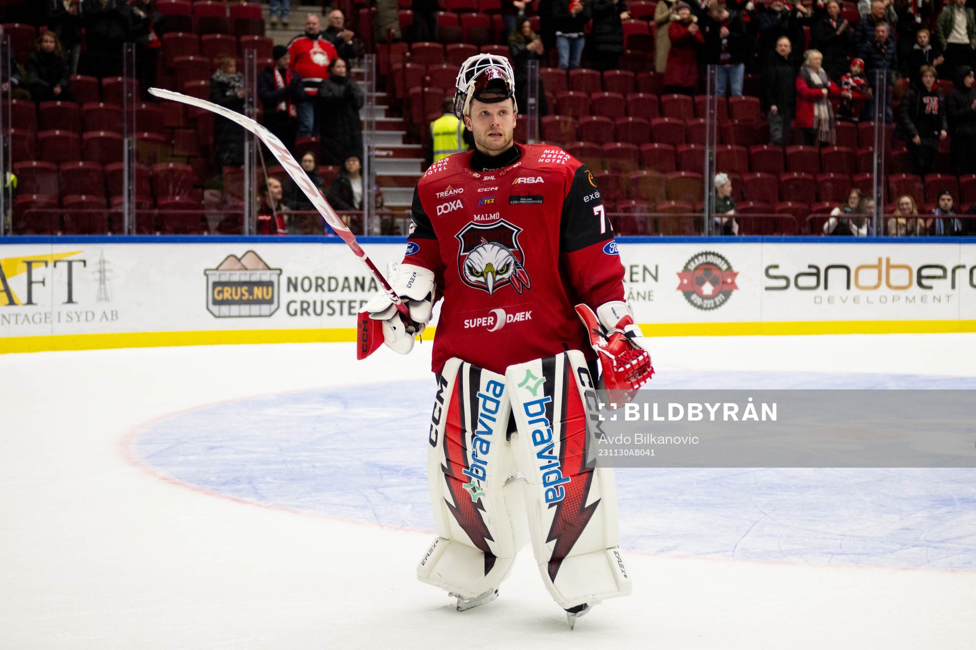Malmö Redhawks målvakt Daniel Marmenlind jublar