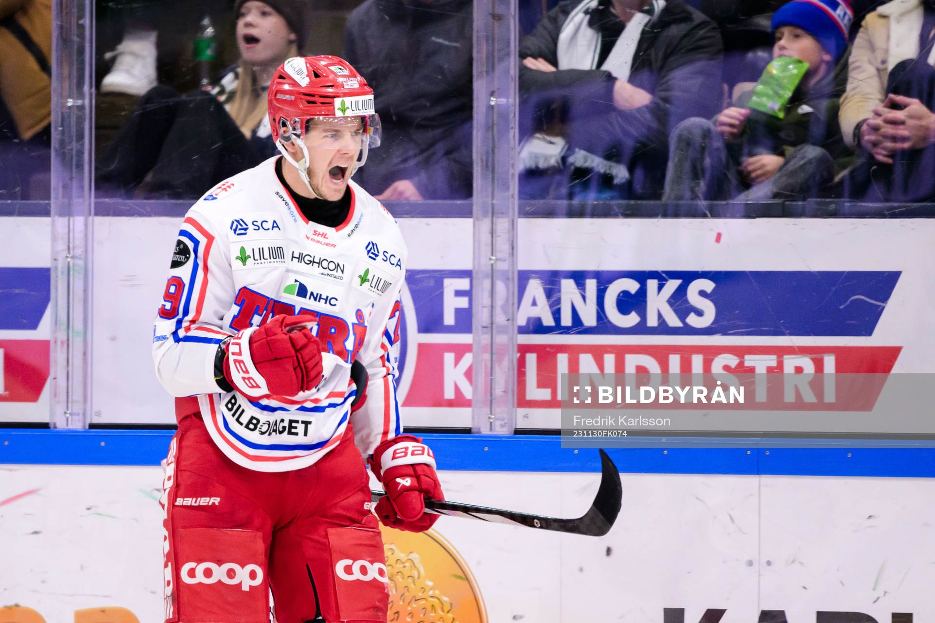 Timrås Filip Hållander jublar