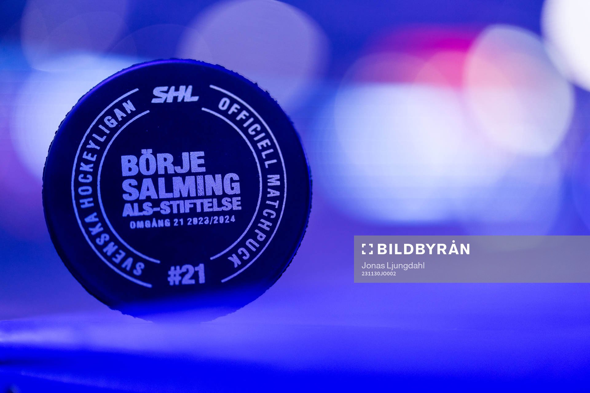 Matchpuck med Börje Salming ALS-stiftelse logo